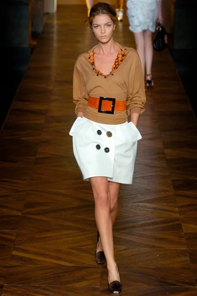 Look 11